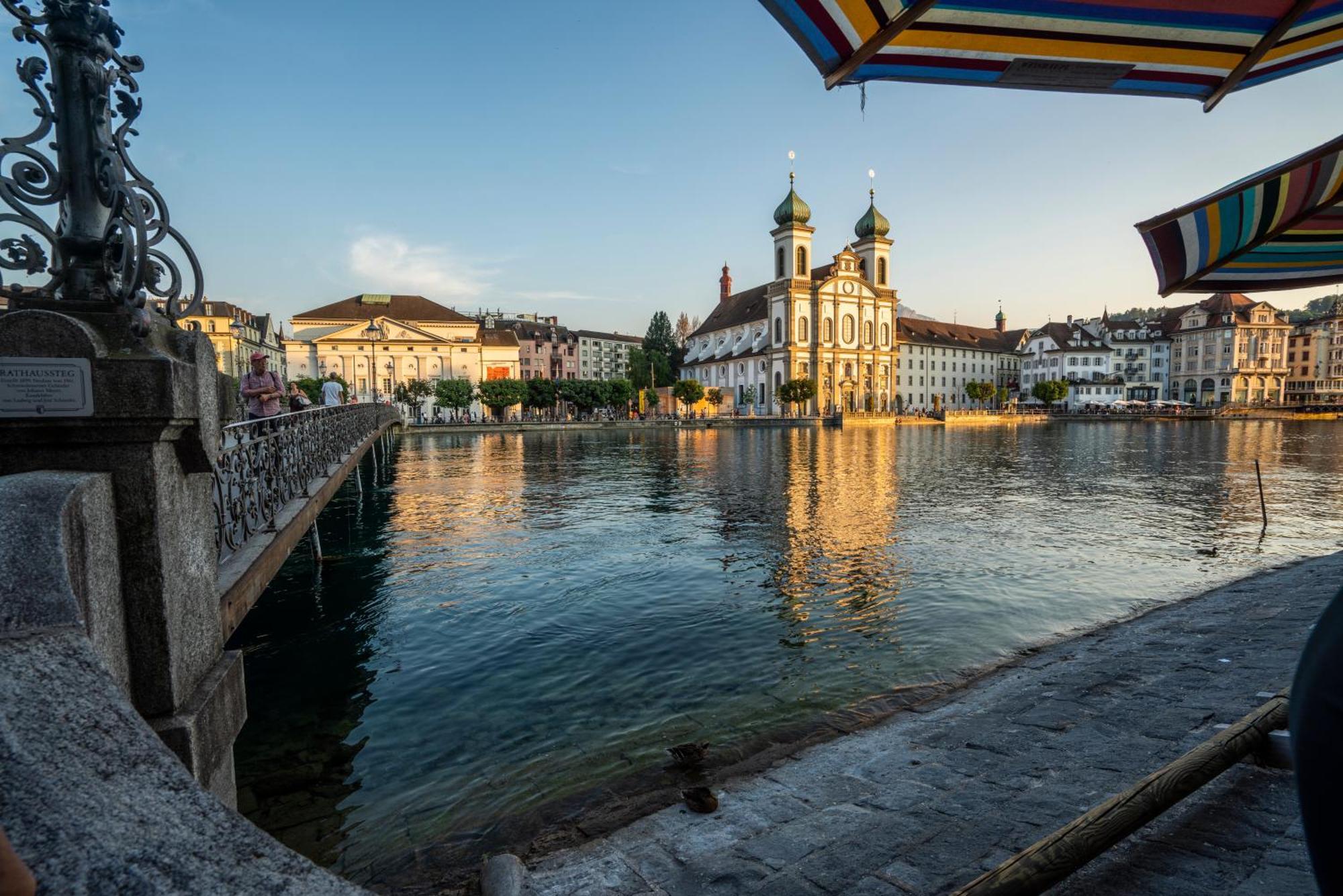 Glandon Rooms Limelight - Self-Check-In Lucerna Exterior foto